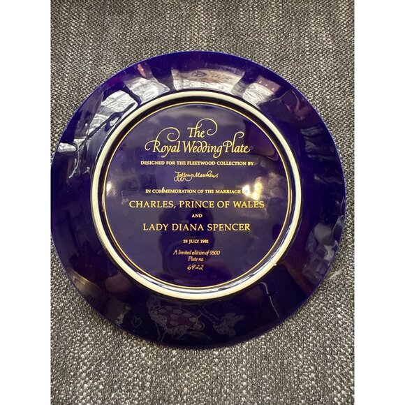 Royal Wedding Commemorative Plate & Travel Sweets Tin - Picture 3 of 7
